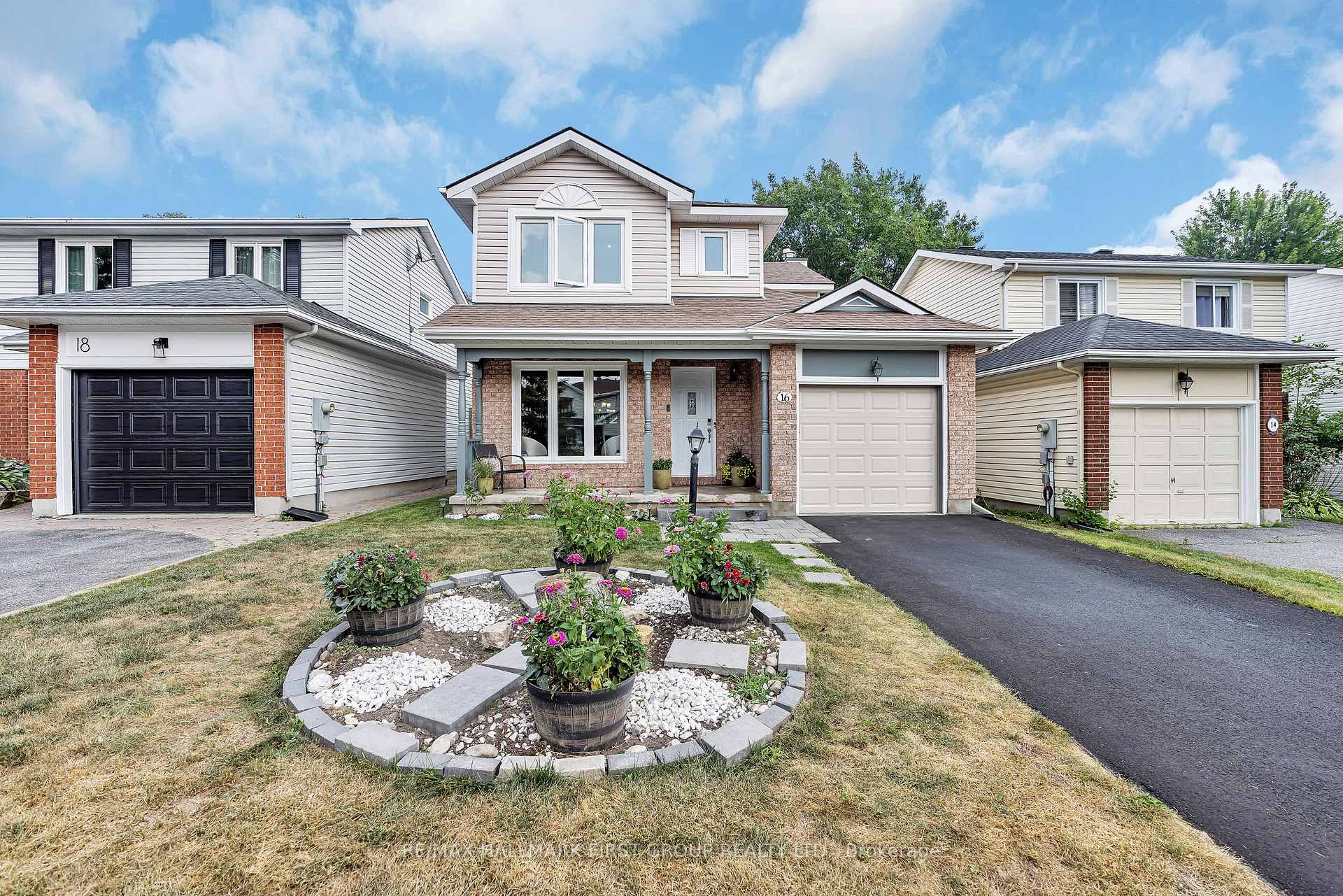 Photo 2 of 16 Hawley Crescent, Ottawa, Kanata - Bridlewood — HOMEH