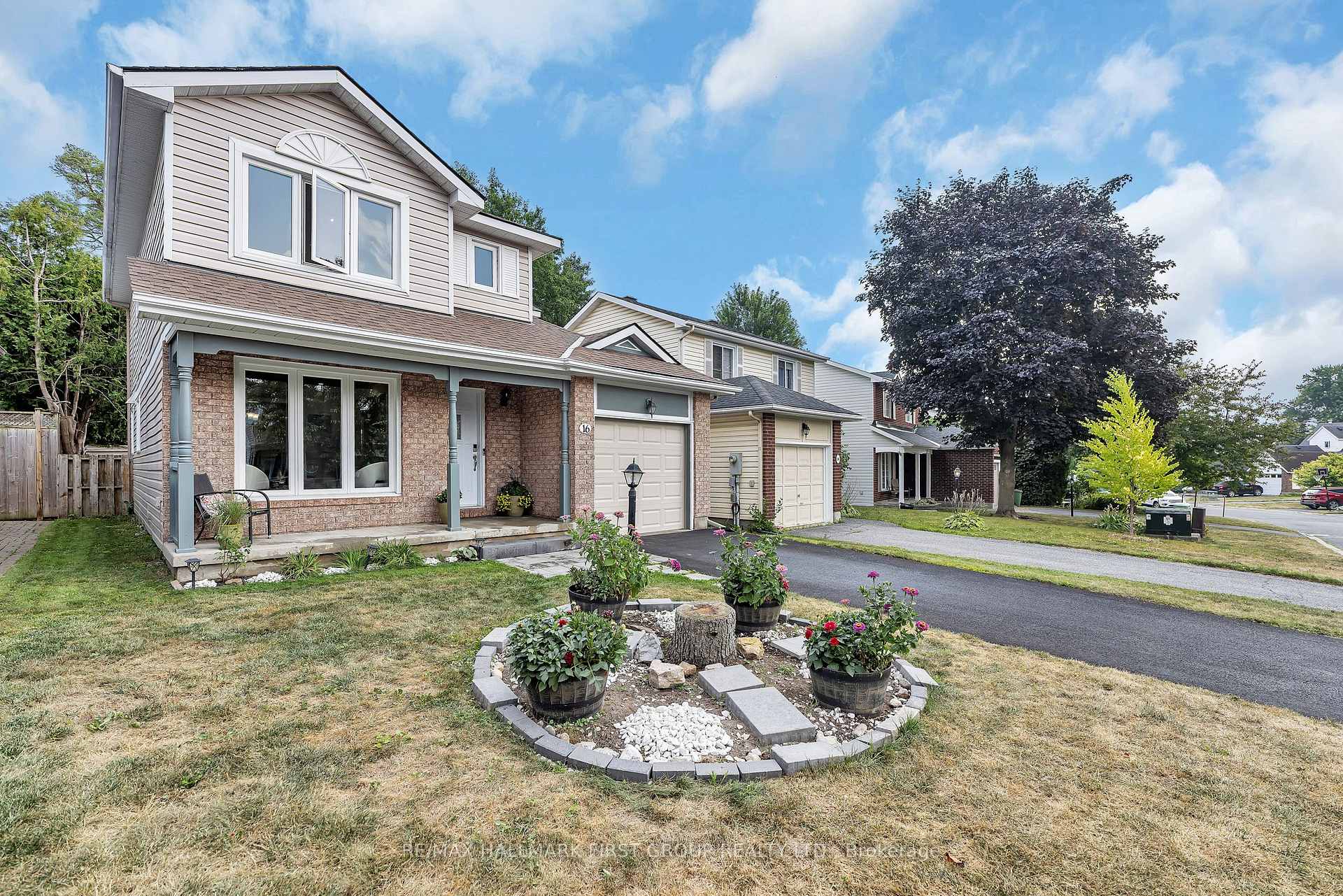 Photo 3 of 16 Hawley Crescent, Ottawa, Kanata - Bridlewood — HOMEH