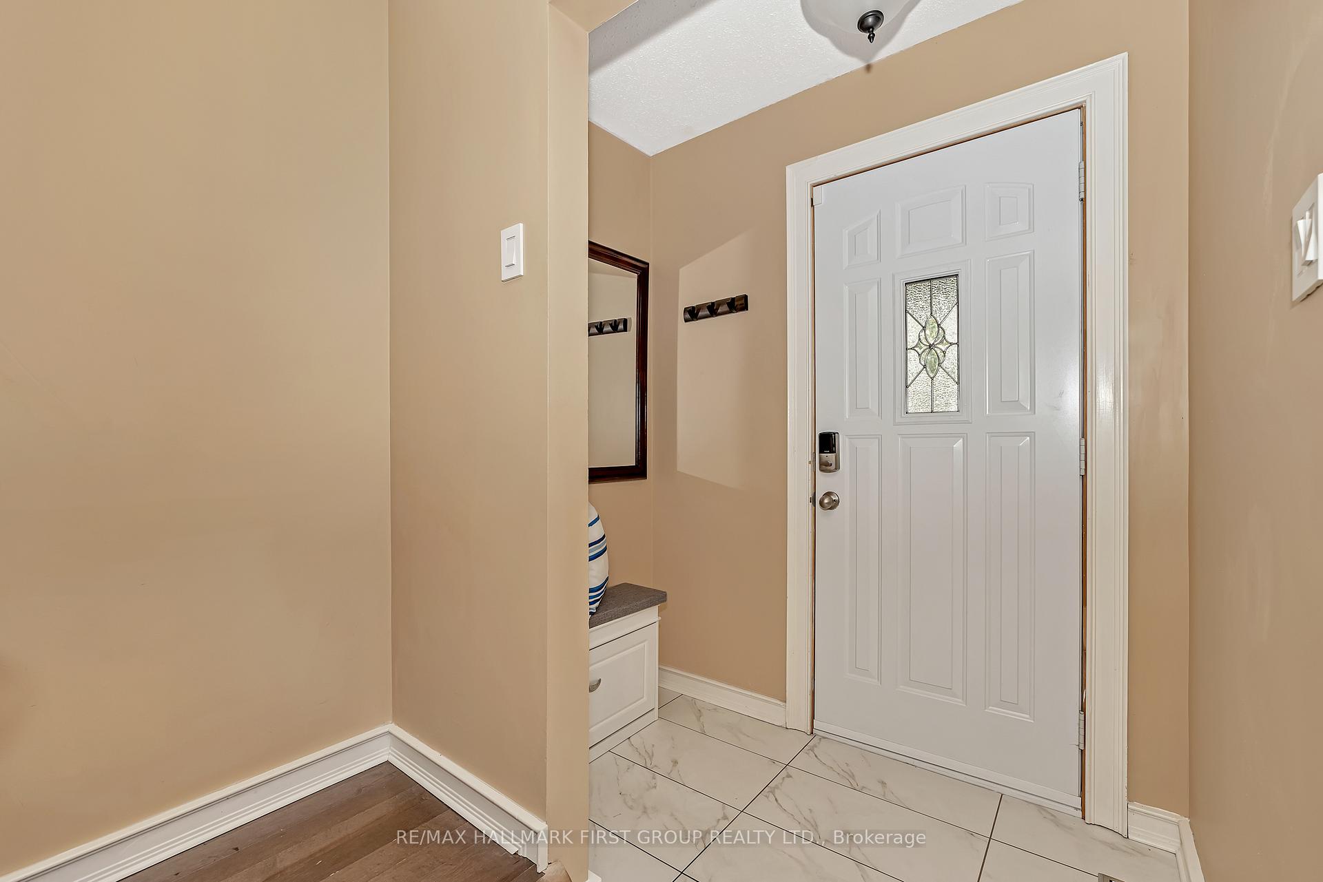 Photo 6 of 16 Hawley Crescent, Ottawa, Kanata - Bridlewood — HOMEH