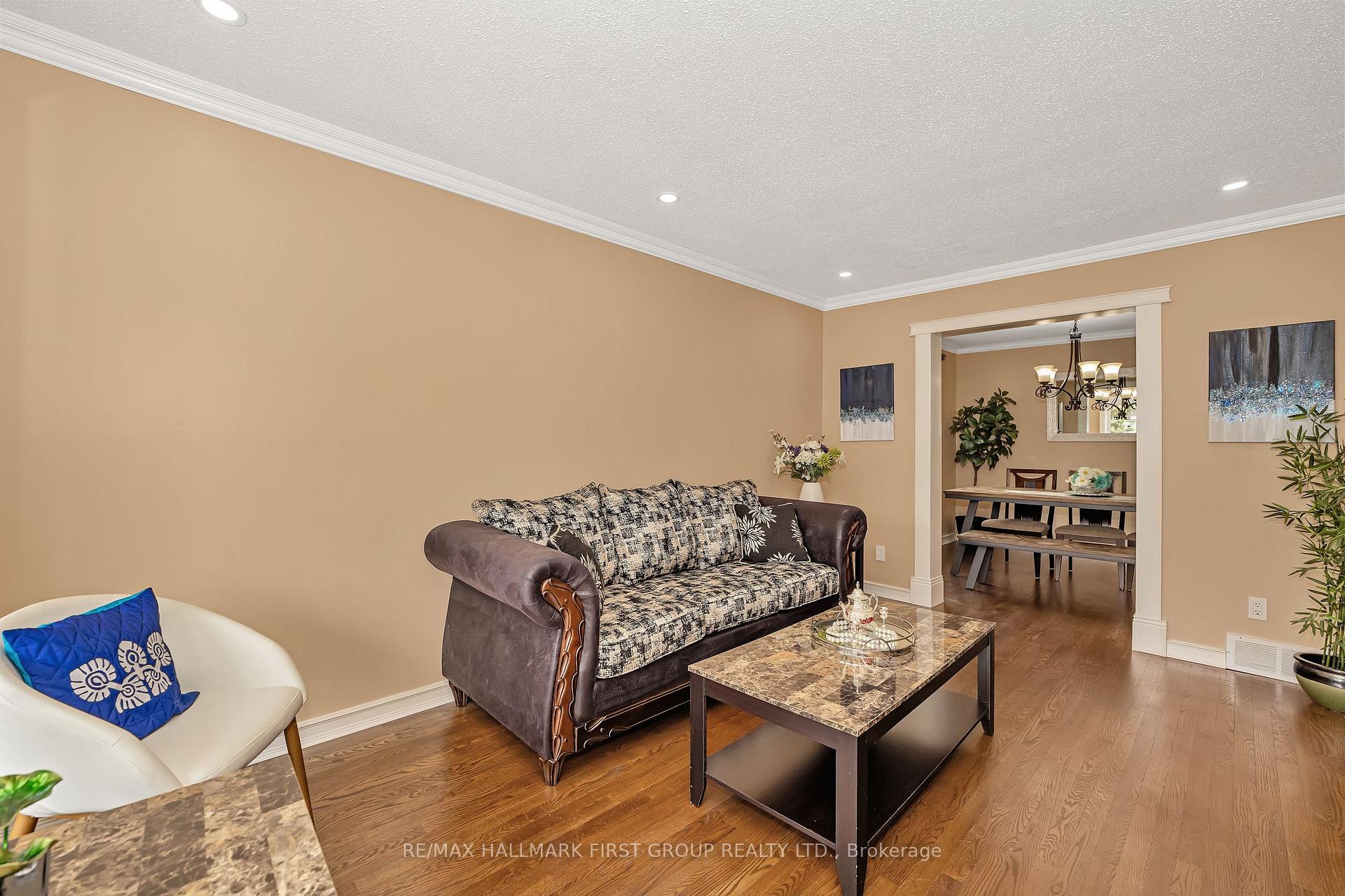 Photo 9 of 16 Hawley Crescent, Ottawa, Kanata - Bridlewood — HOMEH