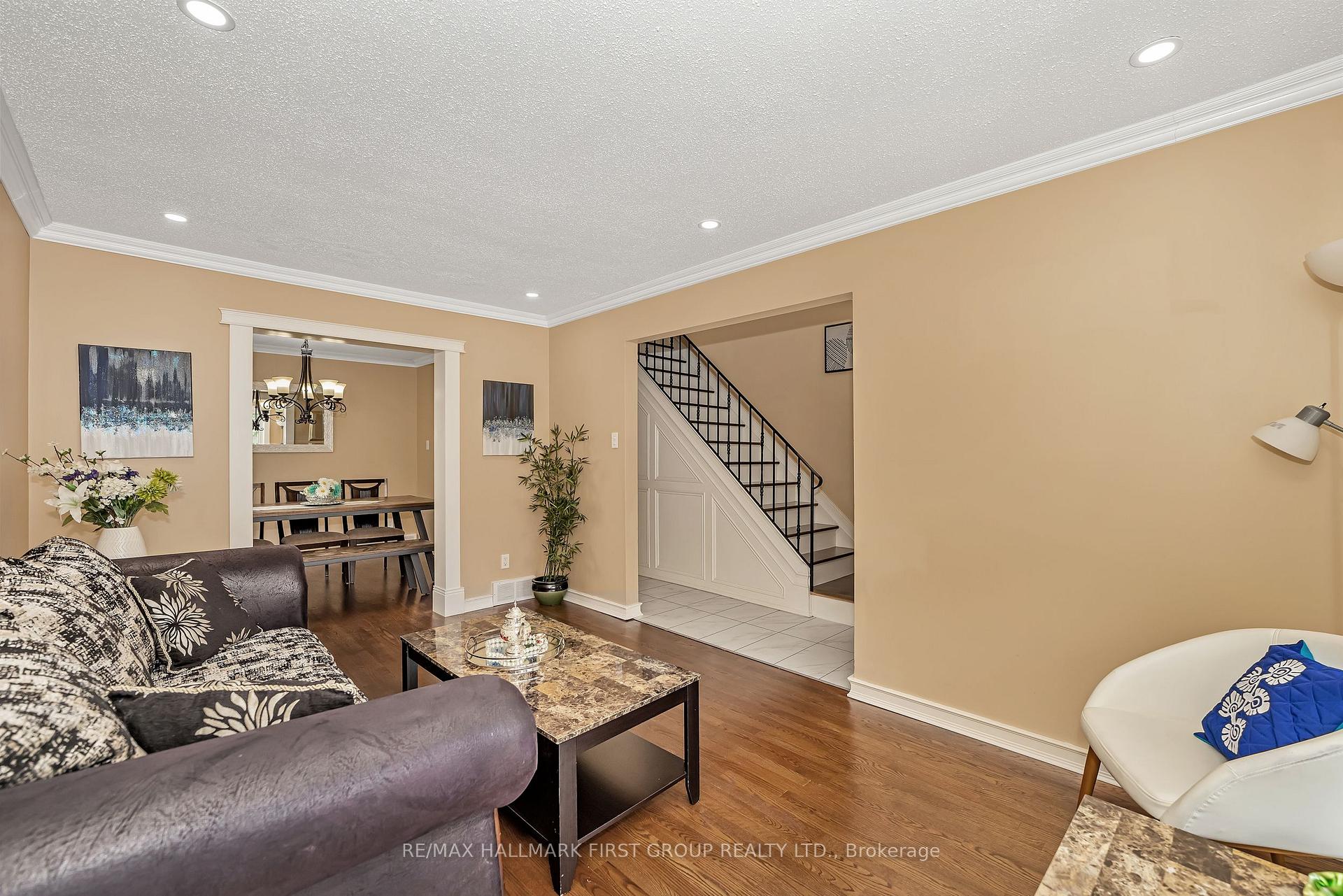Photo 10 of 16 Hawley Crescent, Ottawa, Kanata - Bridlewood — HOMEH