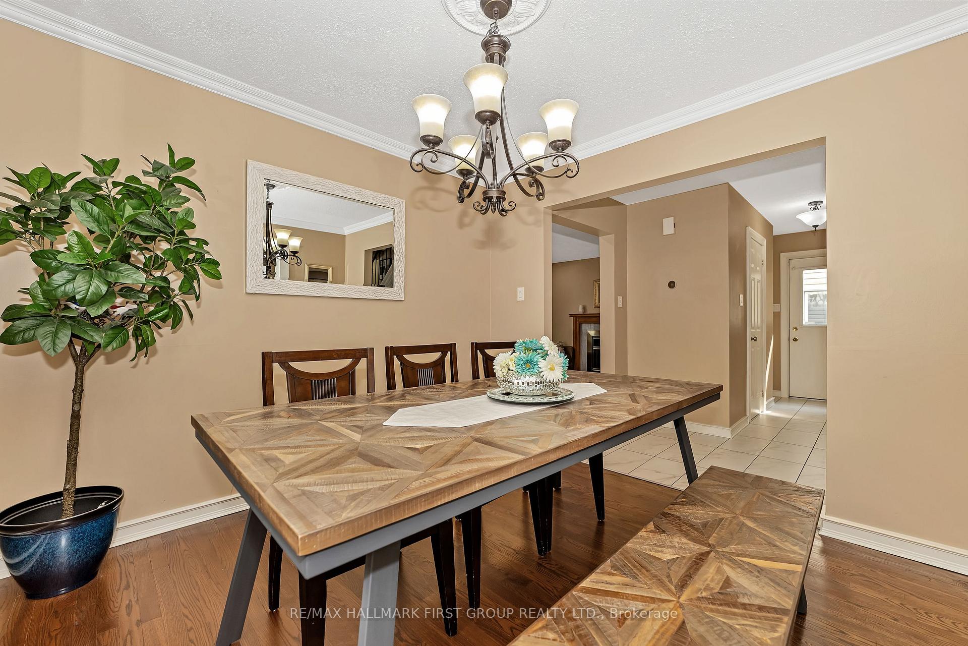 Photo 12 of 16 Hawley Crescent, Ottawa, Kanata - Bridlewood — HOMEH