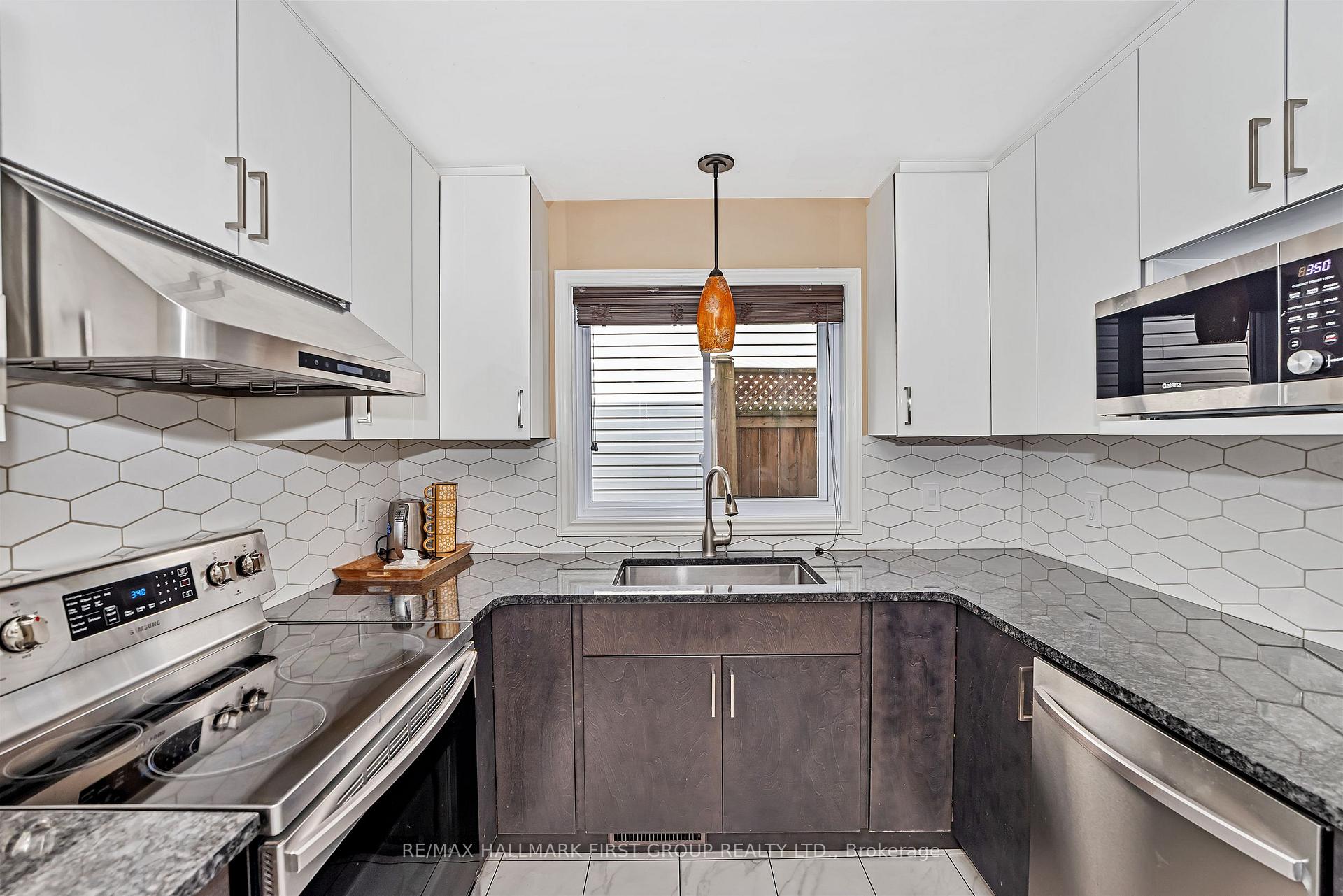 Photo 17 of 16 Hawley Crescent, Ottawa, Kanata - Bridlewood — HOMEH