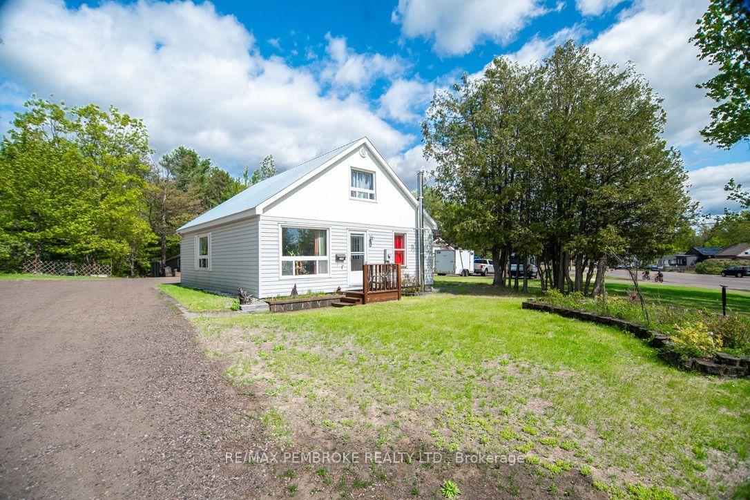 Photo 4 of 2185 Petawawa Boulevard, Petawawa, Petawawa — HOMEH