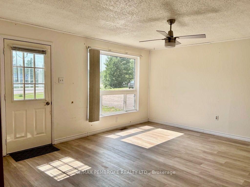 Photo 19 of 2185 Petawawa Boulevard, Petawawa, Petawawa — HOMEH