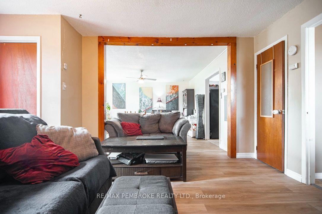 Photo 22 of 2185 Petawawa Boulevard, Petawawa, Petawawa — HOMEH