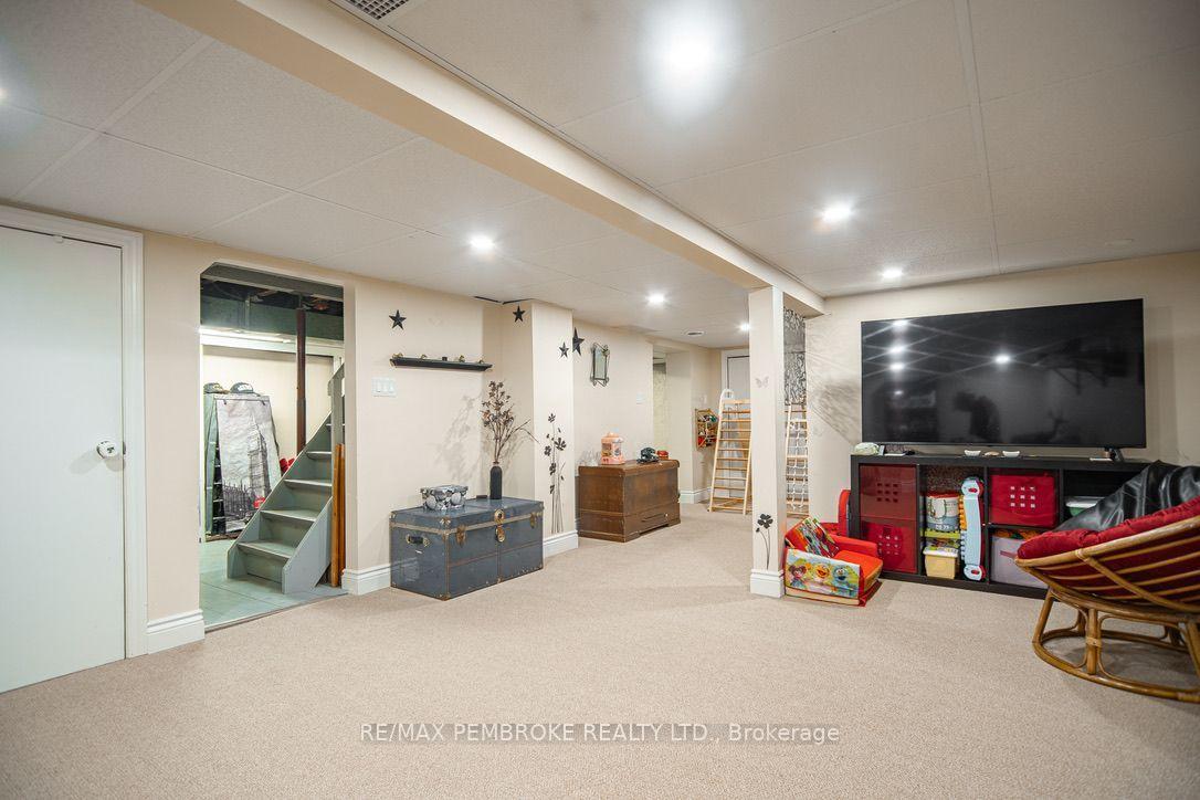 Photo 41 of 2185 Petawawa Boulevard, Petawawa, Petawawa — HOMEH