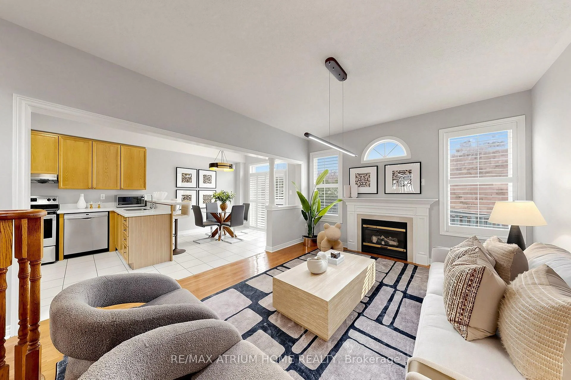 Photo 15 of 44 Krisbury Avenue, Vaughan, Patterson — HOMEH