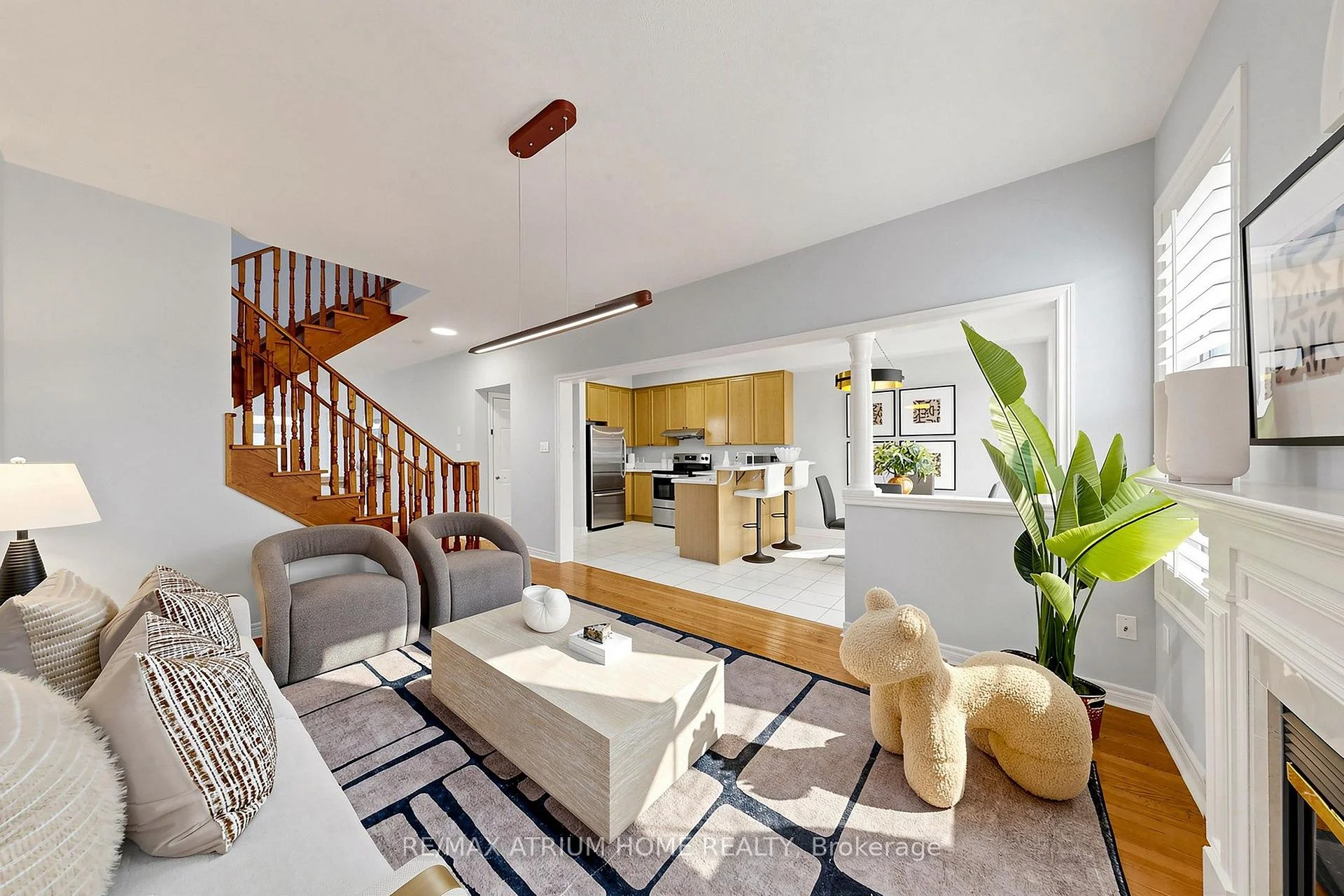 Photo 16 of 44 Krisbury Avenue, Vaughan, Patterson — HOMEH