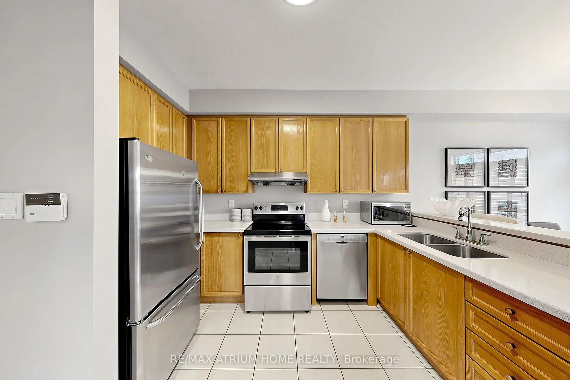 Photo 19 of 44 Krisbury Avenue, Vaughan, Patterson — HOMEH