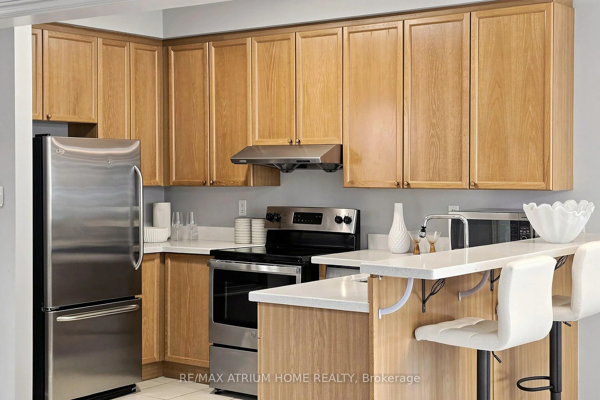 Photo 23 of 44 Krisbury Avenue, Vaughan, Patterson — HOMEH