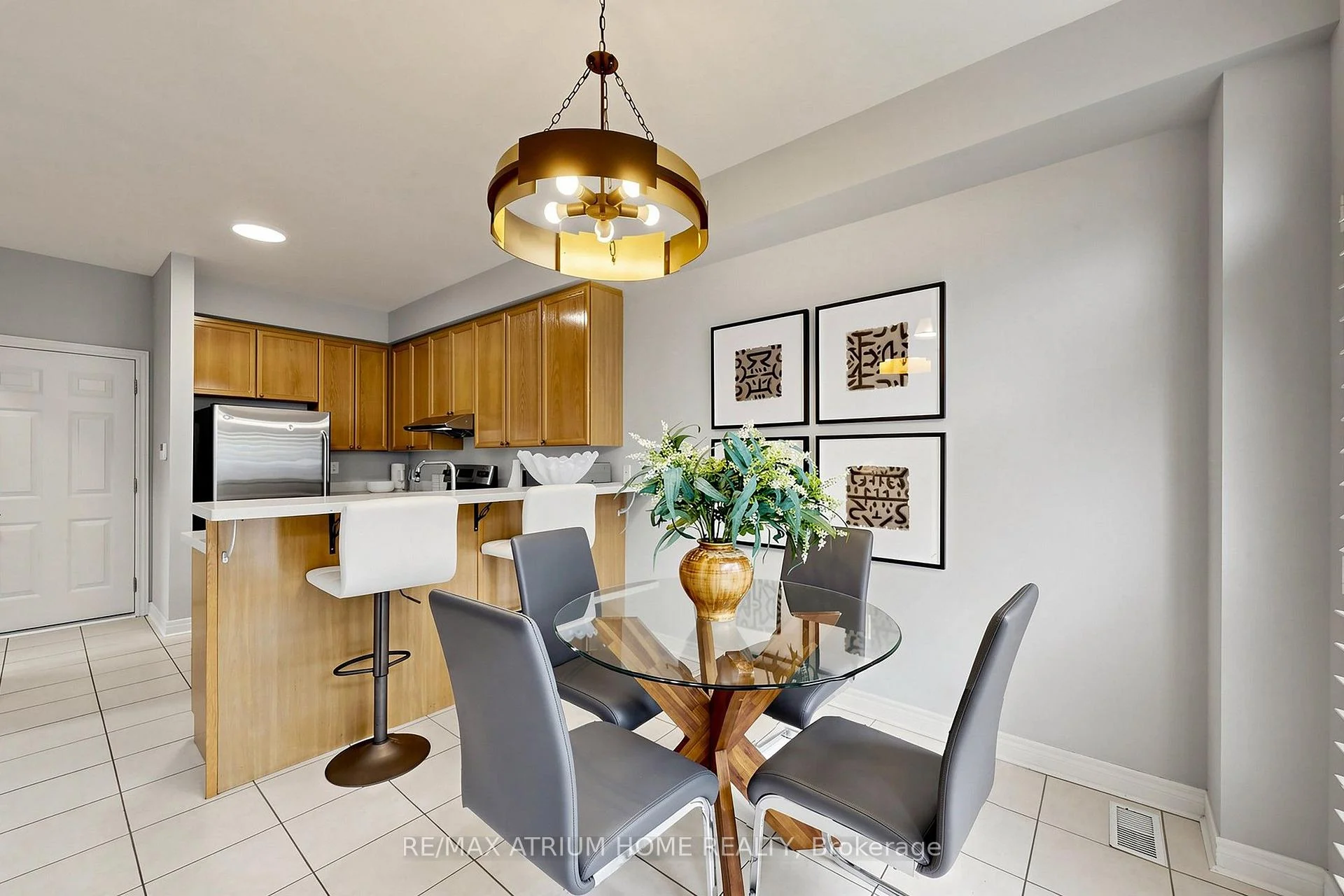 Photo 26 of 44 Krisbury Avenue, Vaughan, Patterson — HOMEH