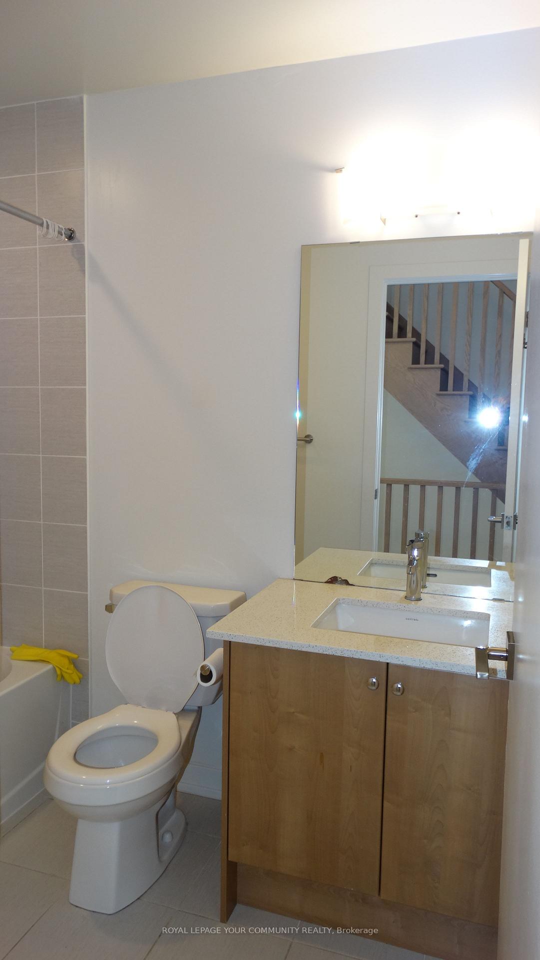 Photo 32 of Unit 70, 370C Red Maple Road, Richmond Hill, Langstaff — HOMEH