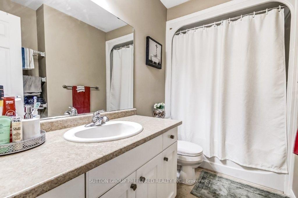Photo 12 of Unit 8, 2145 North Routledge Park, London, North E — HOMEH