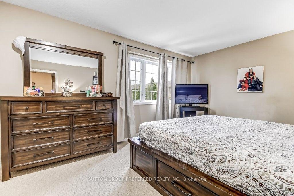 Photo 13 of Unit 8, 2145 North Routledge Park, London, North E — HOMEH
