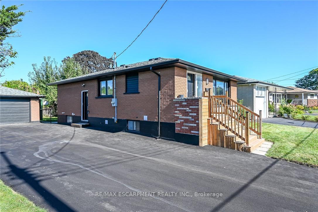 Photo 2 of 135 Nugent Drive, Hamilton, Kentley — HOMEH