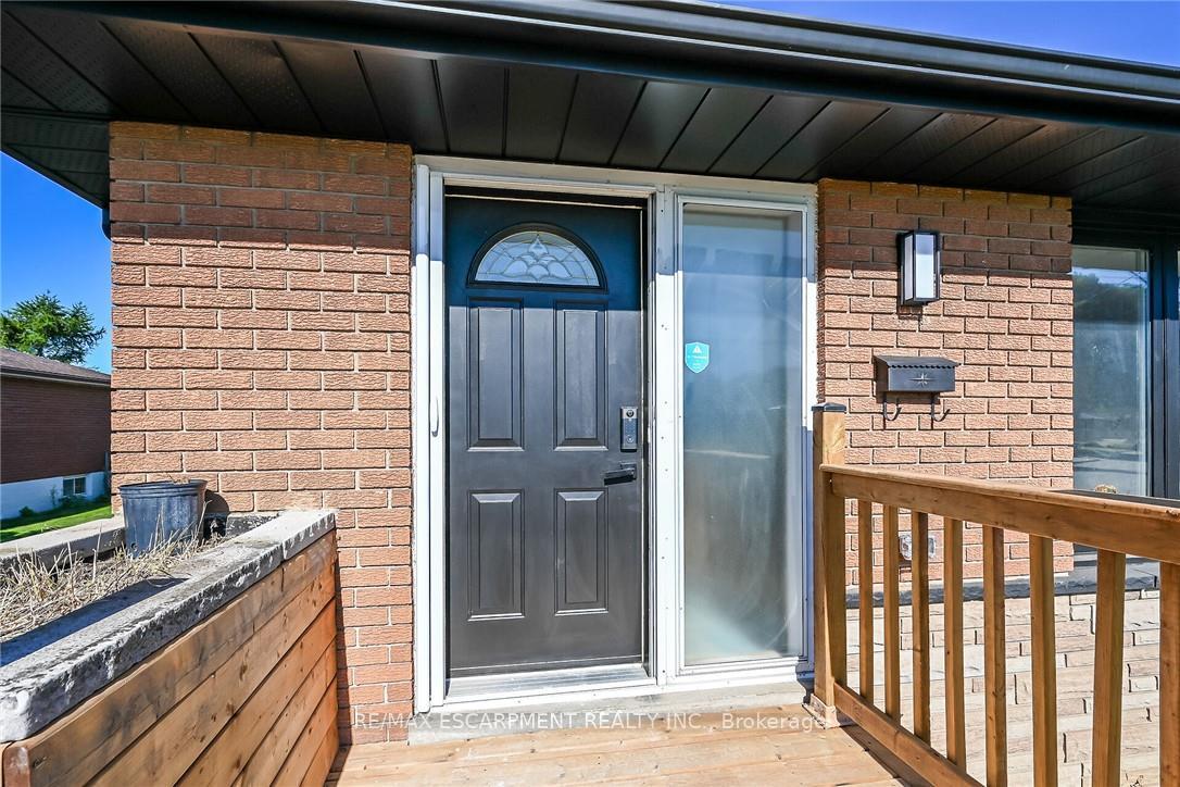Photo 3 of 135 Nugent Drive, Hamilton, Kentley — HOMEH