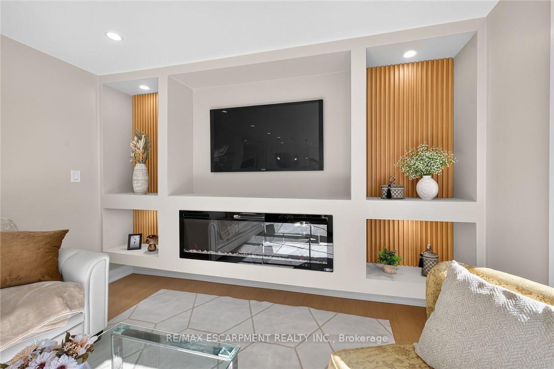 Photo 7 of 135 Nugent Drive, Hamilton, Kentley — HOMEH