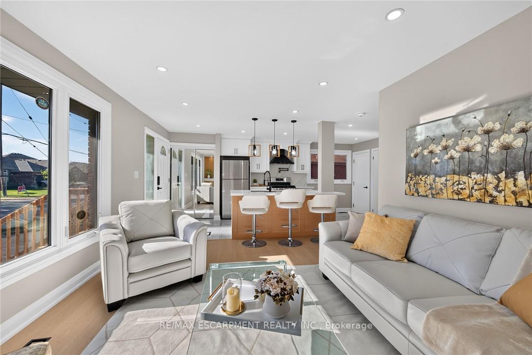 Photo 8 of 135 Nugent Drive, Hamilton, Kentley — HOMEH