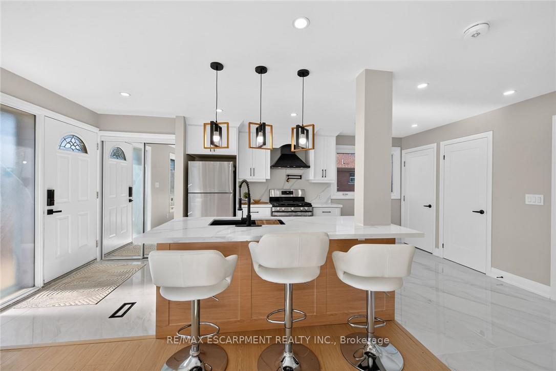 Photo 9 of 135 Nugent Drive, Hamilton, Kentley — HOMEH