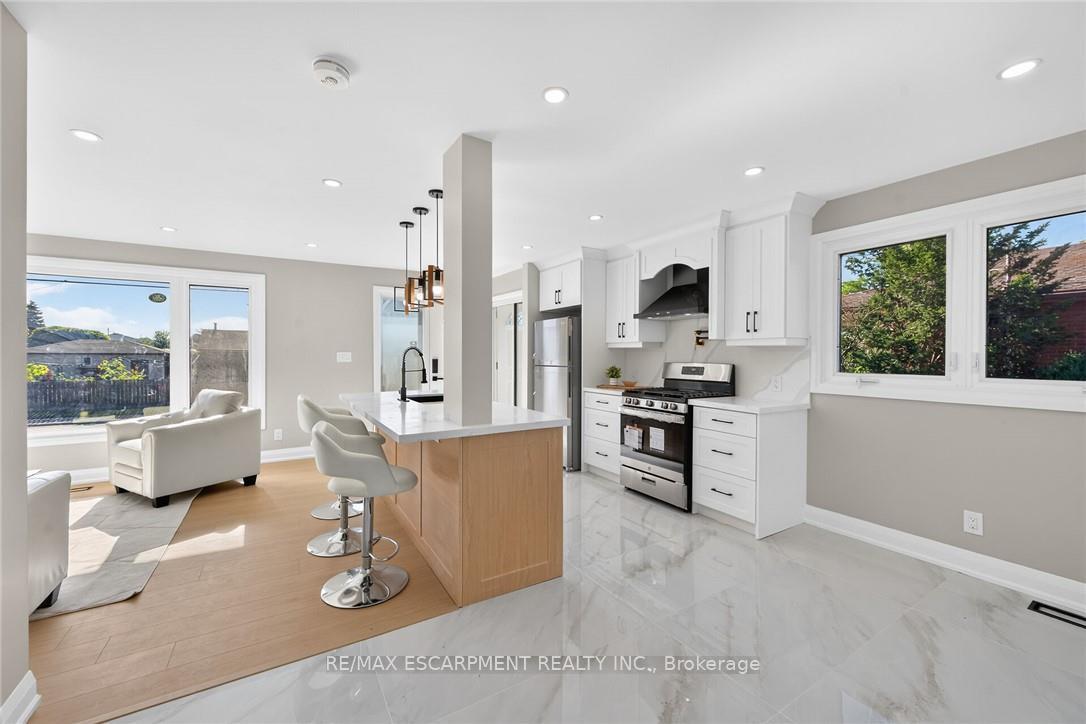 Photo 12 of 135 Nugent Drive, Hamilton, Kentley — HOMEH