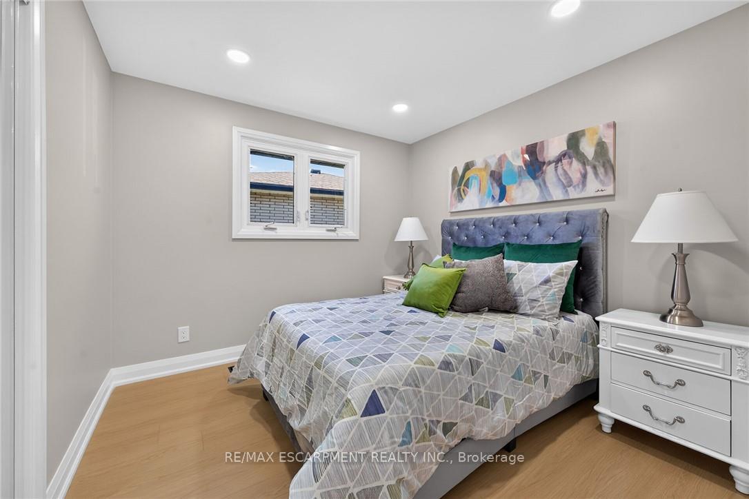 Photo 18 of 135 Nugent Drive, Hamilton, Kentley — HOMEH
