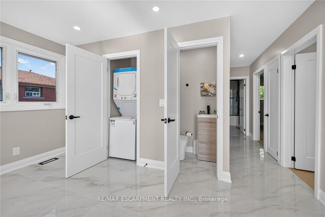 Photo 21 of 135 Nugent Drive, Hamilton, Kentley — HOMEH