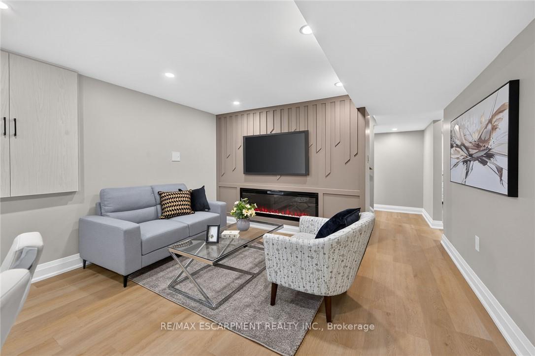 Photo 24 of 135 Nugent Drive, Hamilton, Kentley — HOMEH