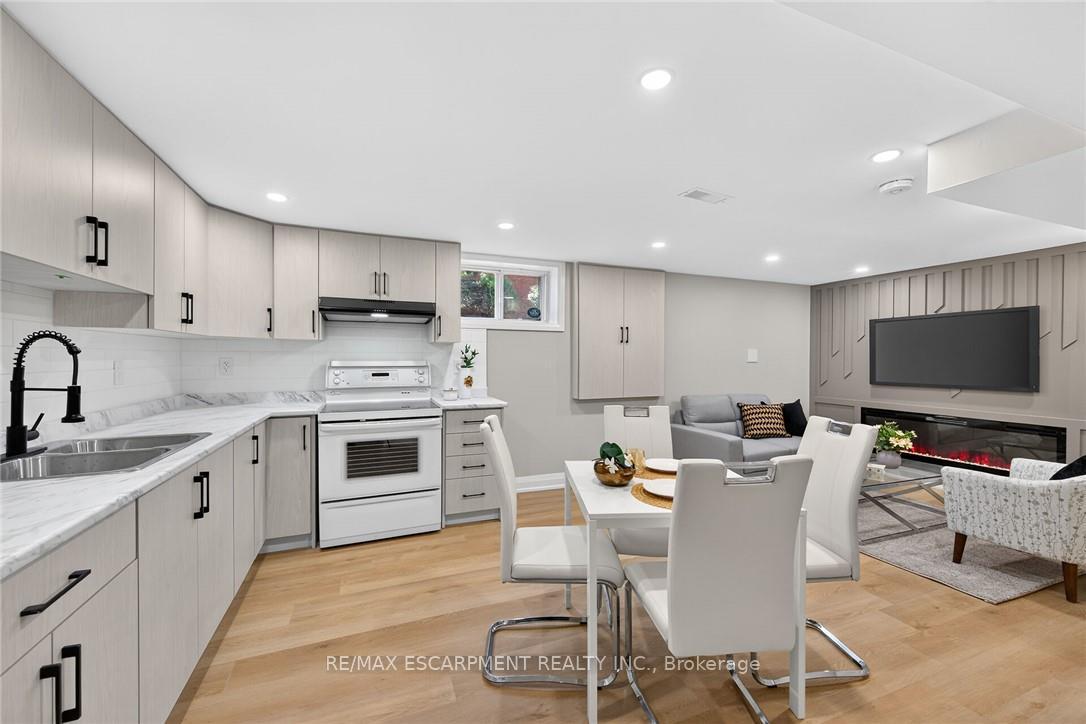 Photo 26 of 135 Nugent Drive, Hamilton, Kentley — HOMEH