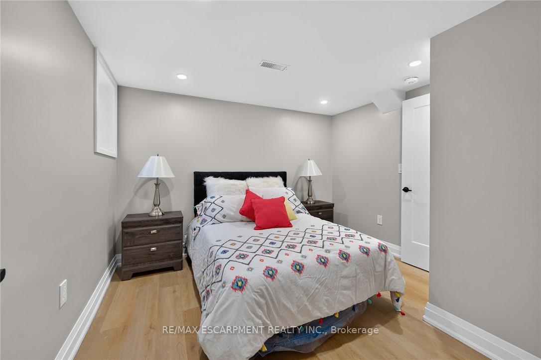 Photo 31 of 135 Nugent Drive, Hamilton, Kentley — HOMEH