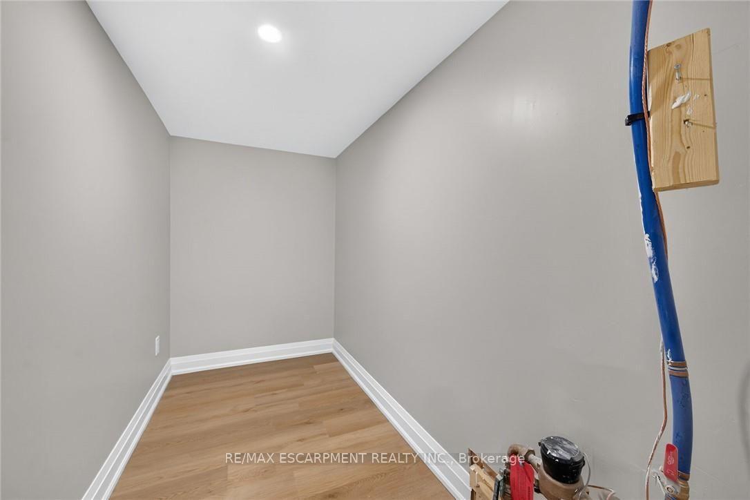Photo 34 of 135 Nugent Drive, Hamilton, Kentley — HOMEH