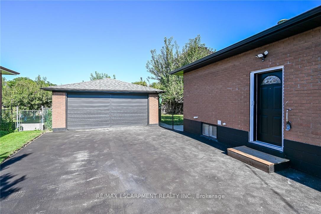 Photo 38 of 135 Nugent Drive, Hamilton, Kentley — HOMEH