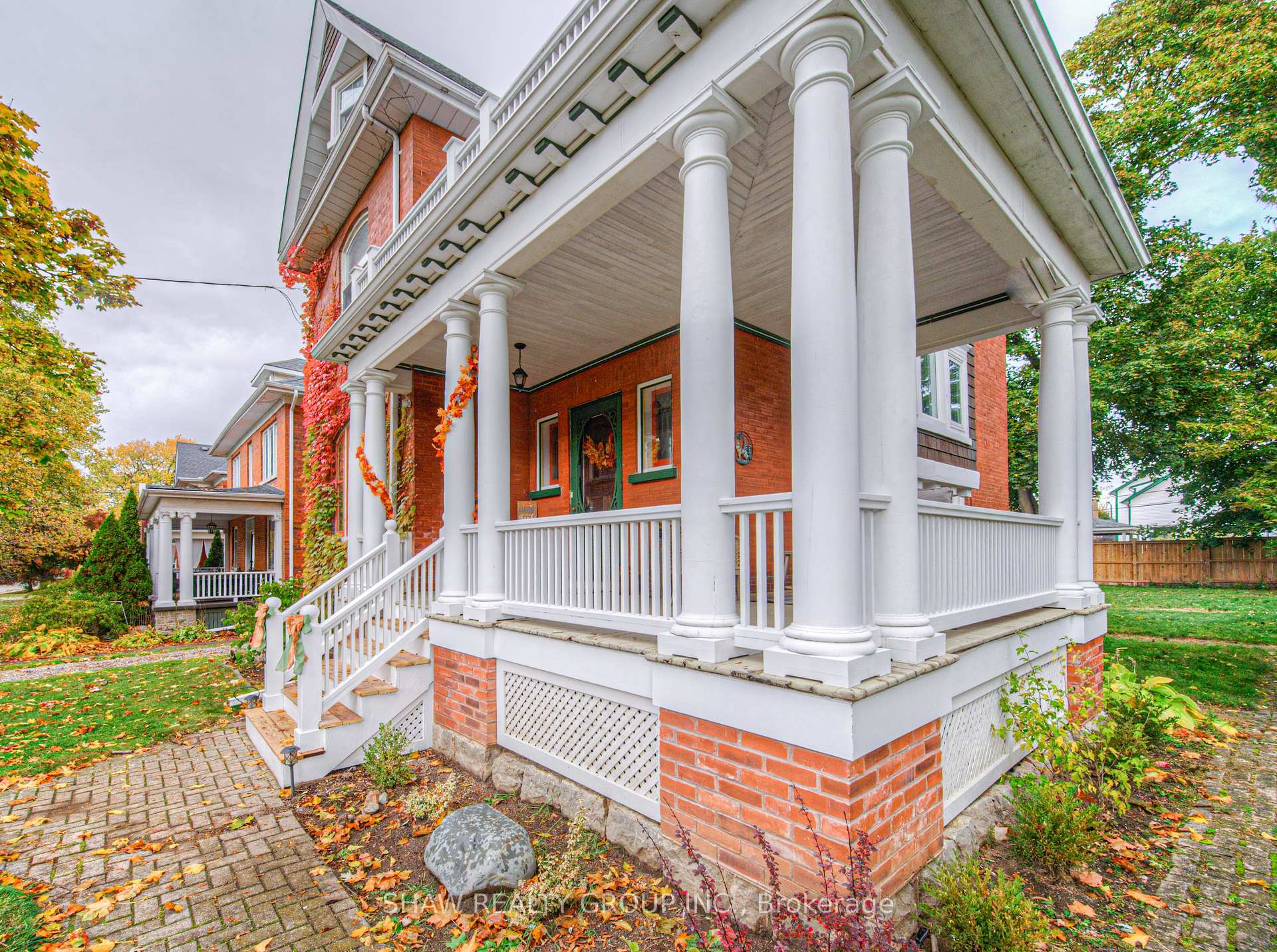 Photo 3 of 543 Queenston Road, Cambridge, Preston South — HOMEH