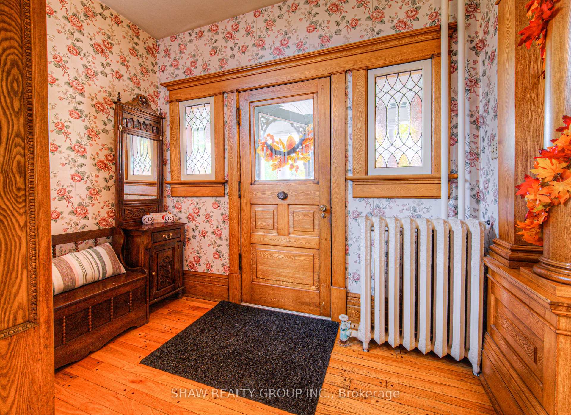 Photo 4 of 543 Queenston Road, Cambridge, Preston South — HOMEH