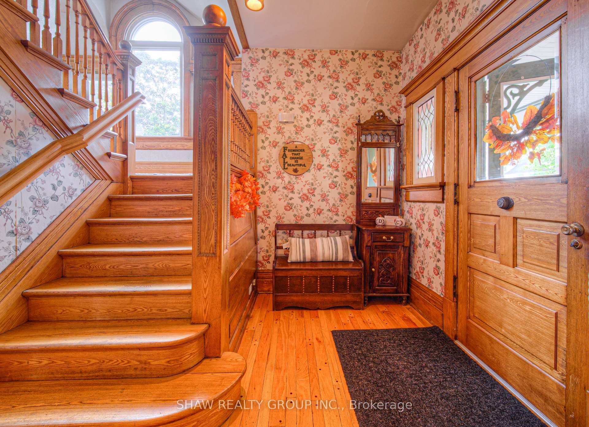 Photo 5 of 543 Queenston Road, Cambridge, Preston South — HOMEH