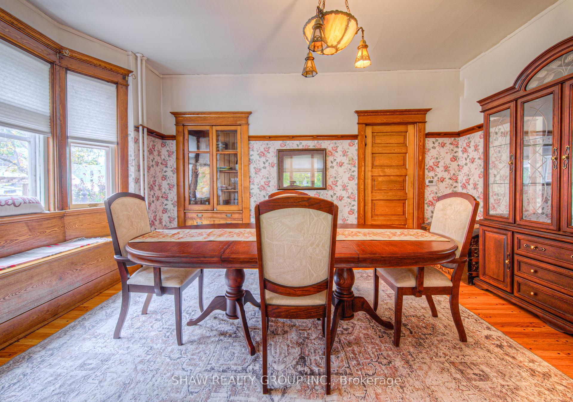 Photo 9 of 543 Queenston Road, Cambridge, Preston South — HOMEH