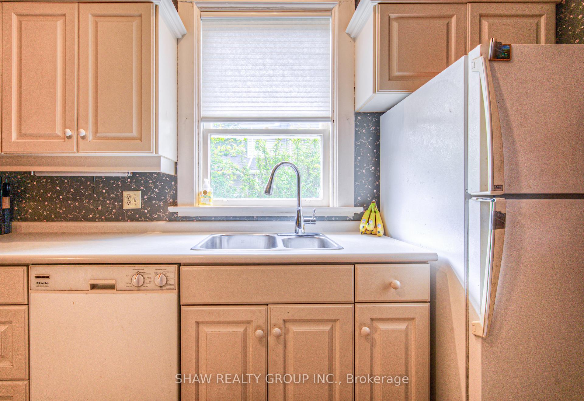 Photo 15 of 543 Queenston Road, Cambridge, Preston South — HOMEH