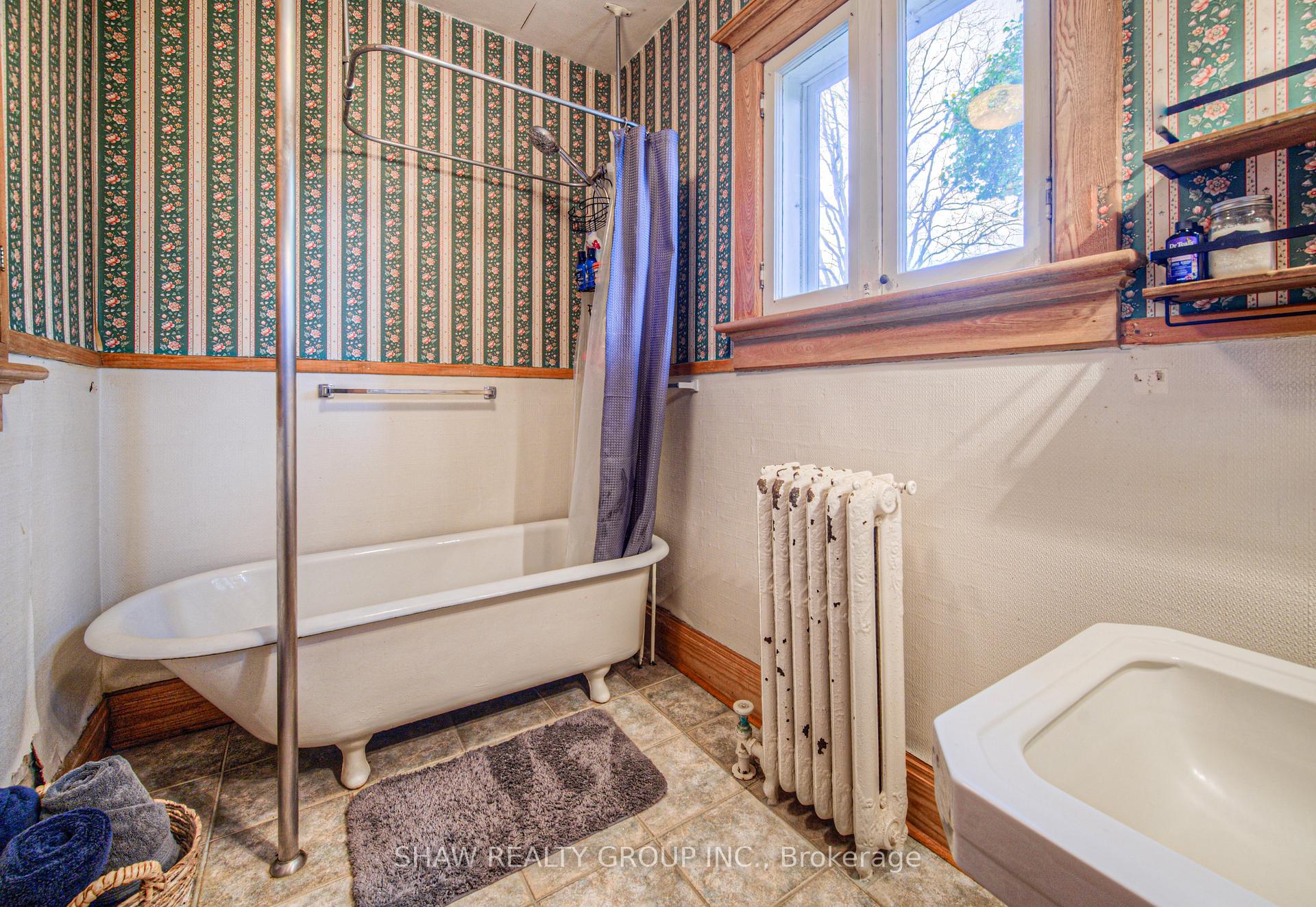 Photo 28 of 543 Queenston Road, Cambridge, Preston South — HOMEH