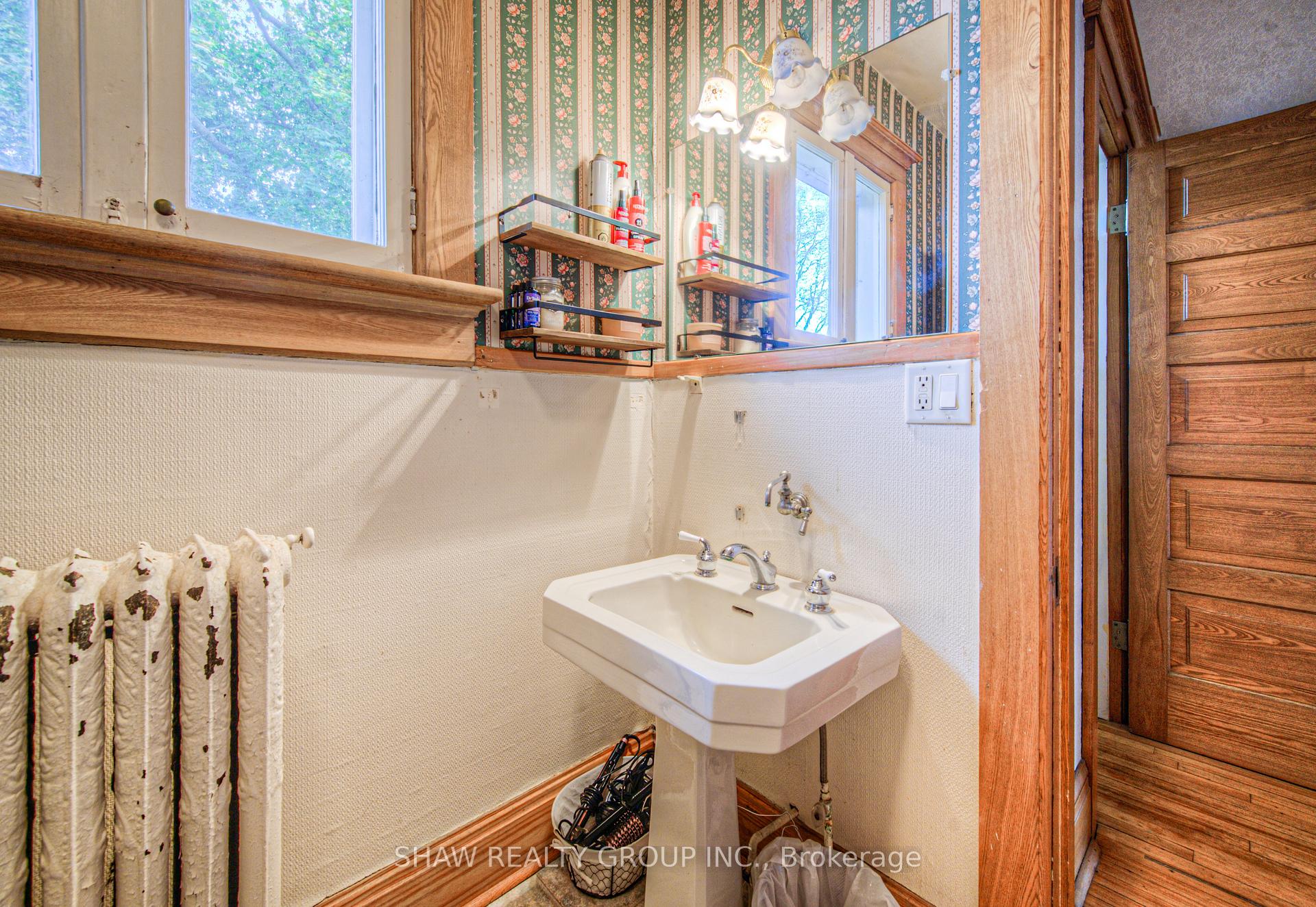 Photo 29 of 543 Queenston Road, Cambridge, Preston South — HOMEH
