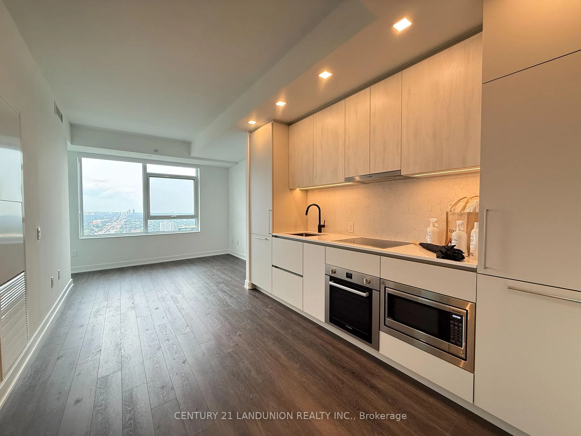 Photo 4 of Unit 4808, 609 Sherbourne Street, Toronto, North St. James Town — HOMEH