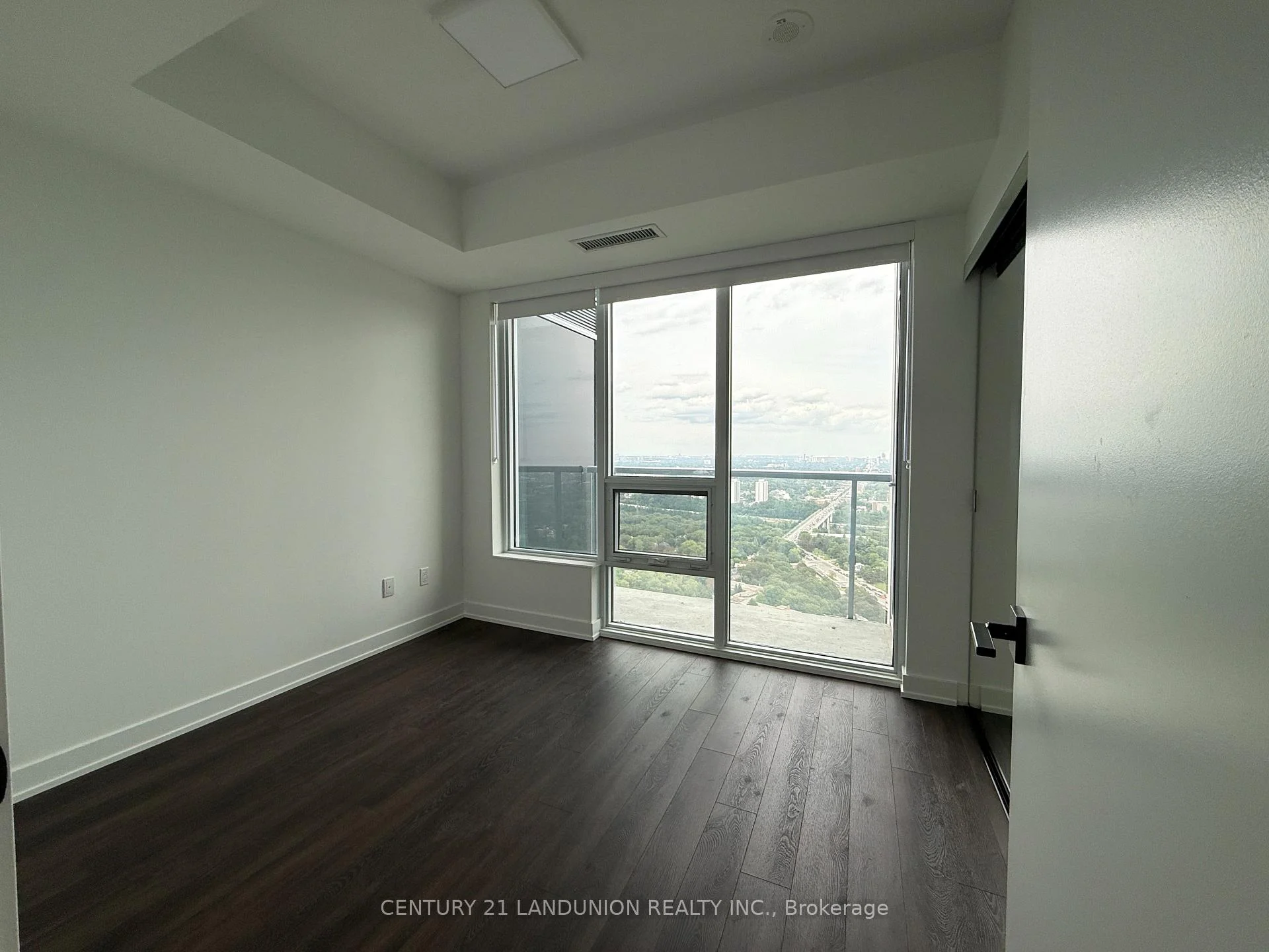 Photo 5 of Unit 4808, 609 Sherbourne Street, Toronto, North St. James Town — HOMEH