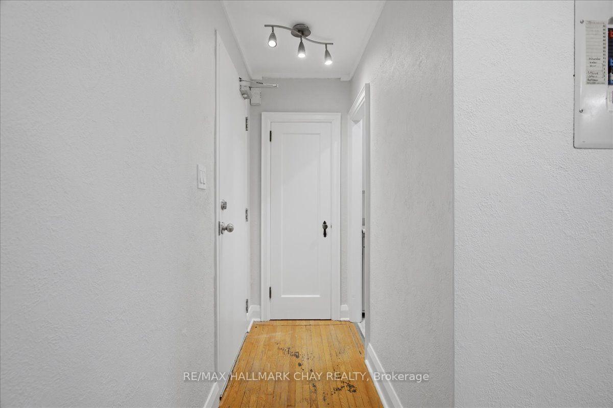 Photo 8 of Unit 1, 15 Parkside Drive, Barrie, Queen's Park — HOMEH