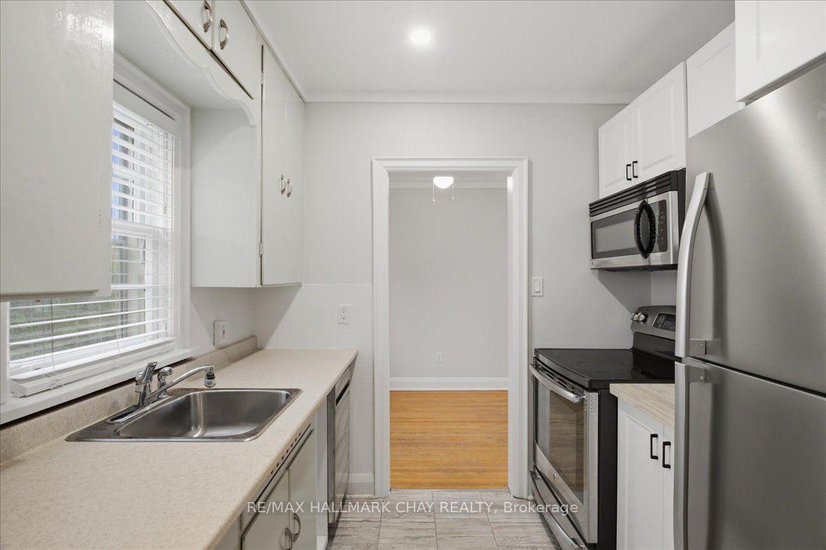 Photo 24 of Unit 1, 15 Parkside Drive, Barrie, Queen's Park — HOMEH