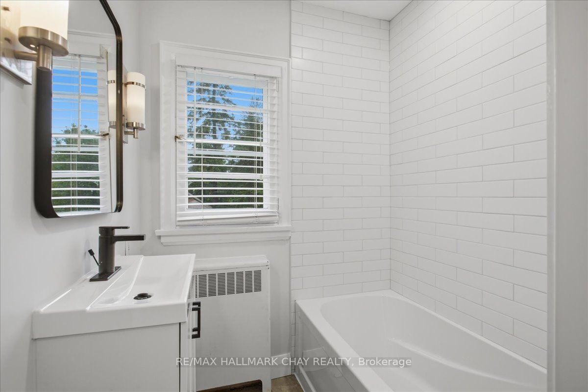 Photo 36 of Unit 1, 15 Parkside Drive, Barrie, Queen's Park — HOMEH