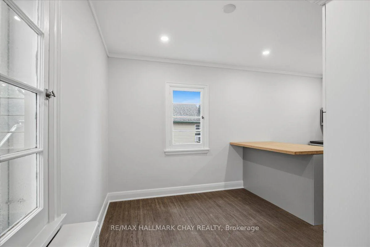 Photo 13 of Unit 1, 15 Parkside Drive, Barrie, Queen's Park — HOMEH