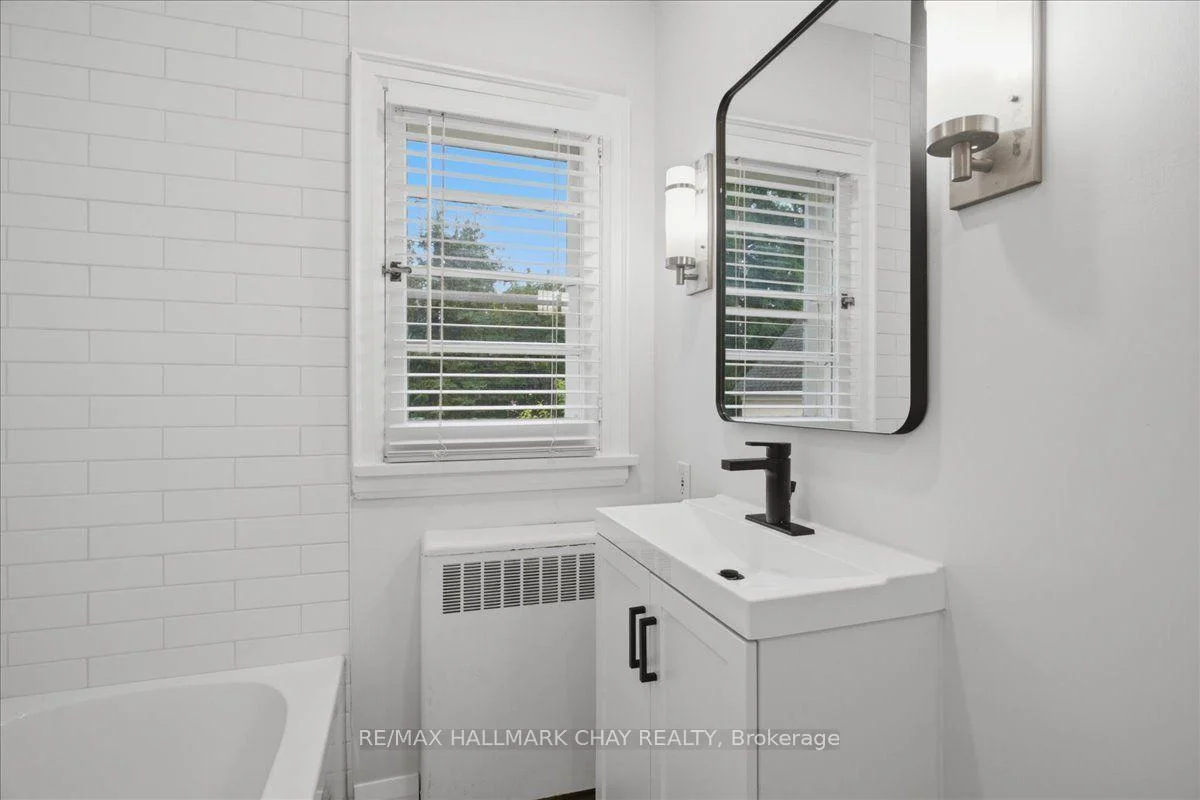 Photo 35 of Unit 1, 15 Parkside Drive, Barrie, Queen's Park — HOMEH