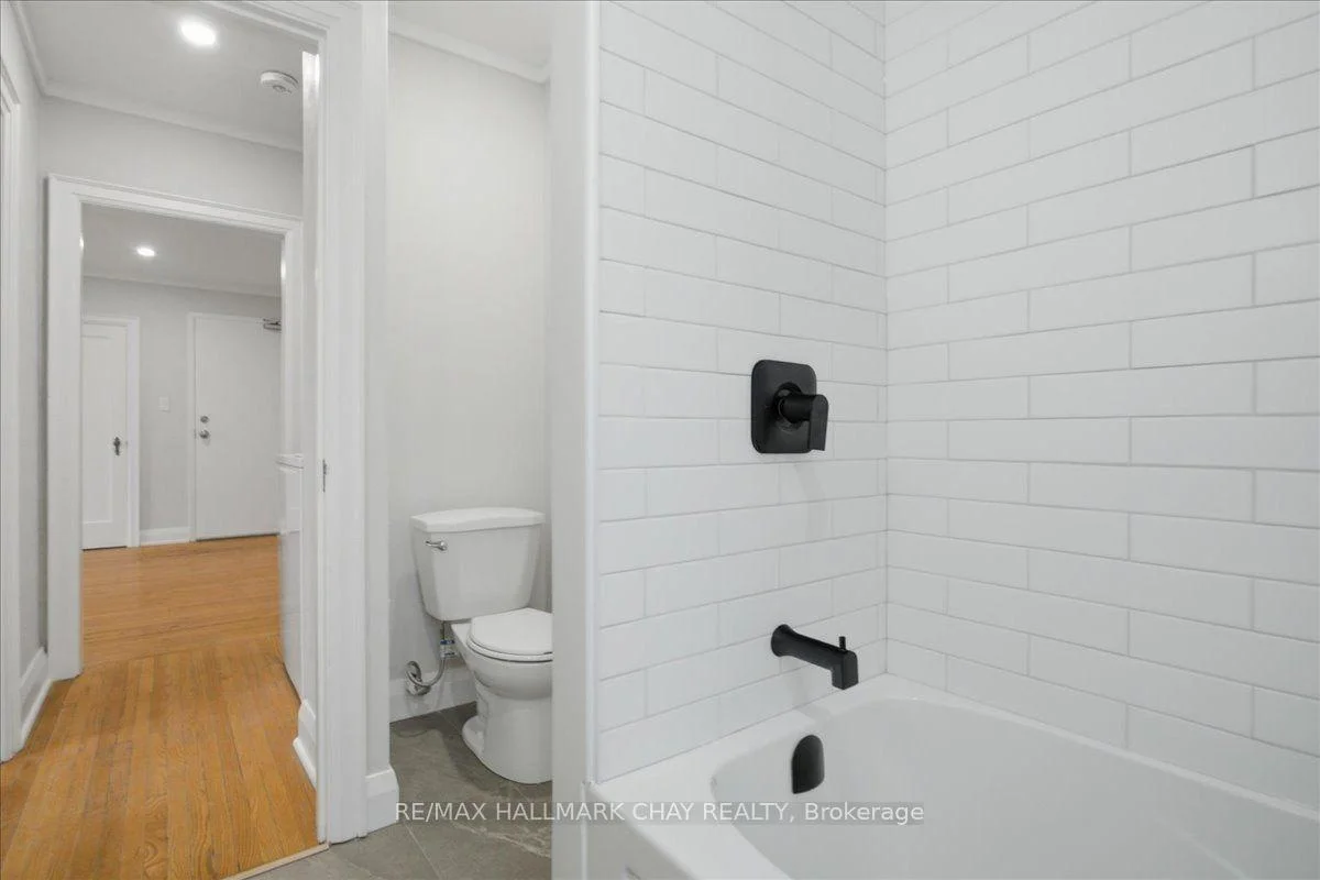 Photo 37 of Unit 1, 15 Parkside Drive, Barrie, Queen's Park — HOMEH