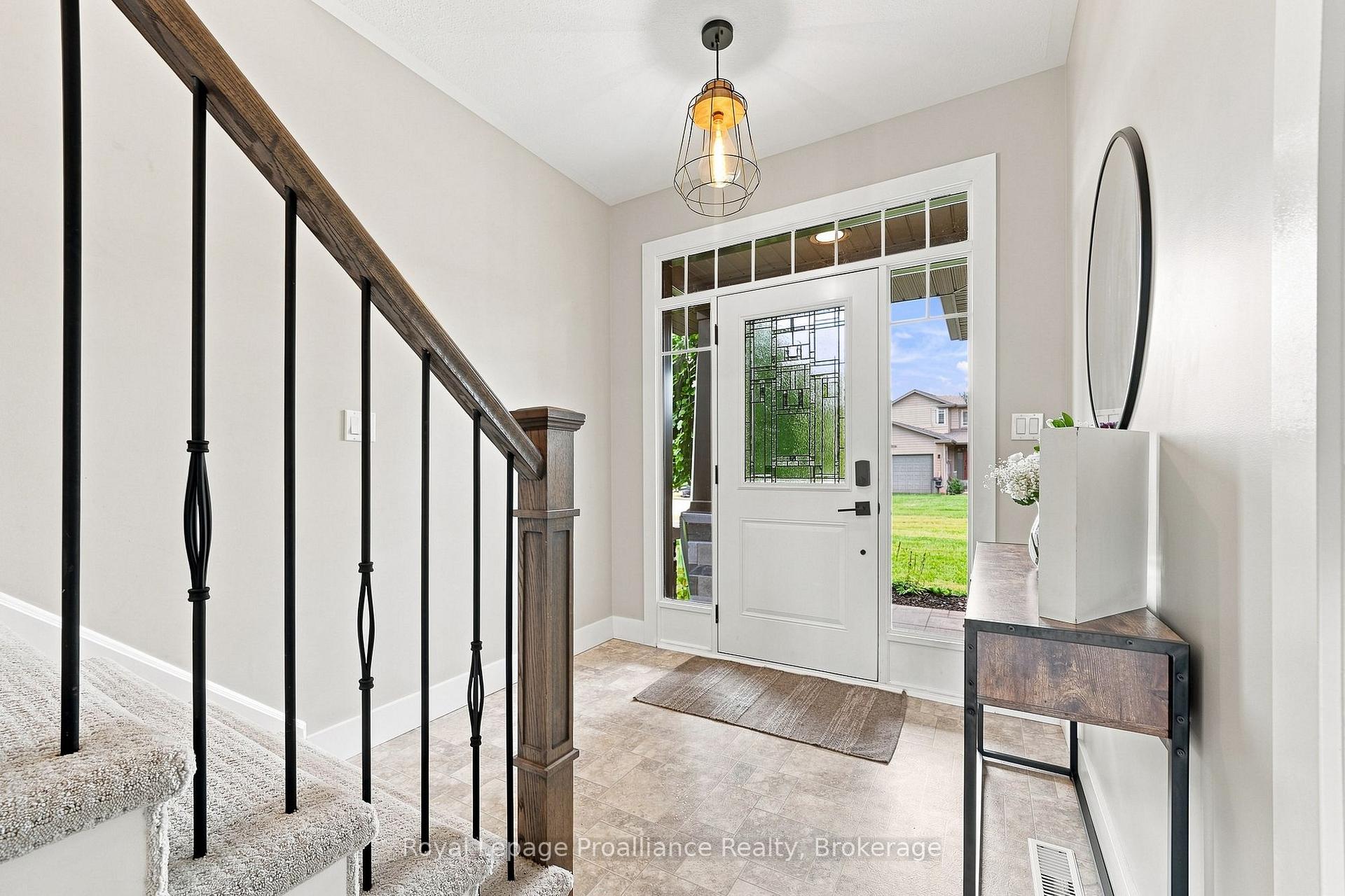 Photo 5 of 18 Granite Drive, Belleville, Belleville Ward — HOMEH