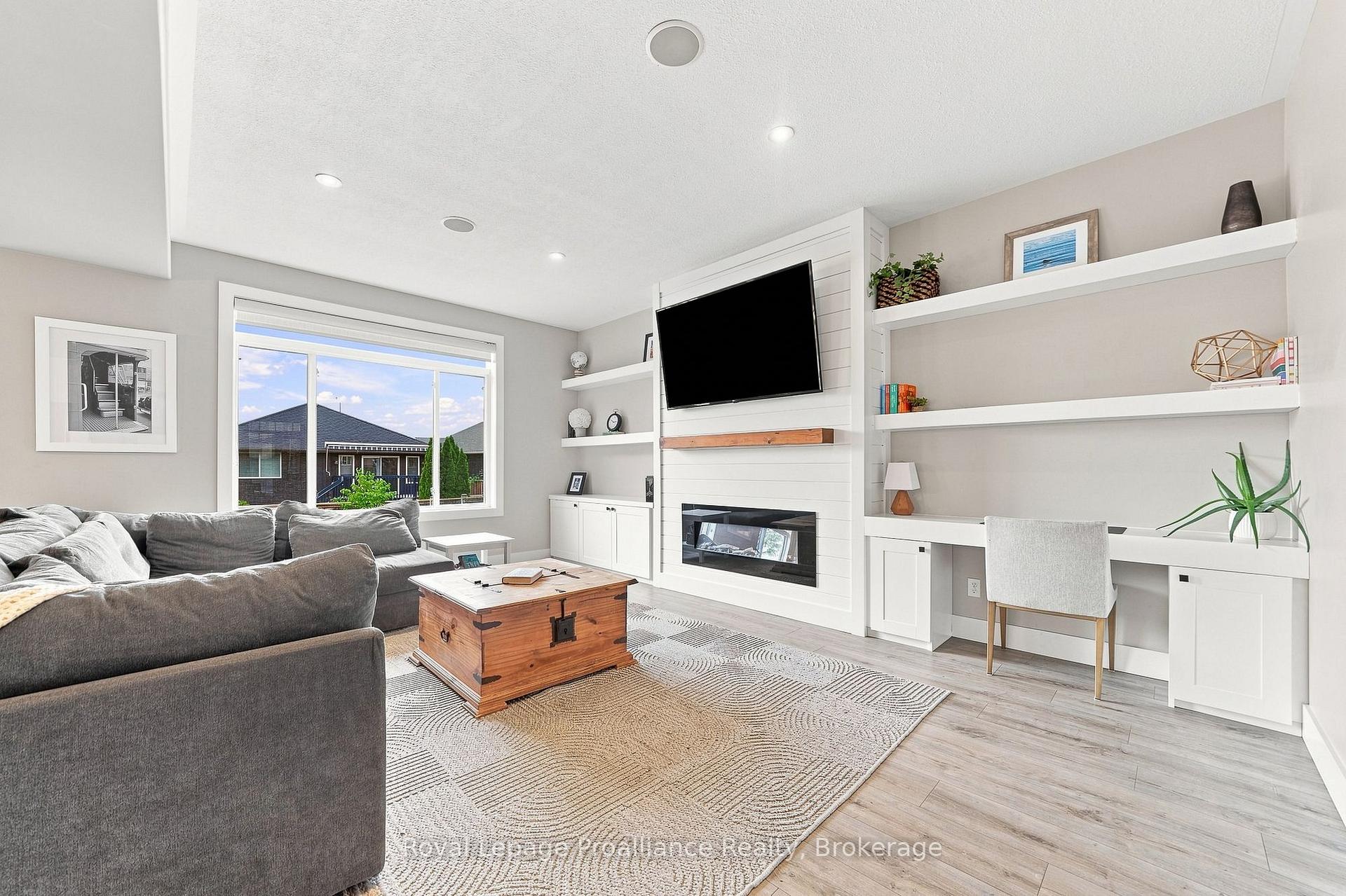 Photo 11 of 18 Granite Drive, Belleville, Belleville Ward — HOMEH