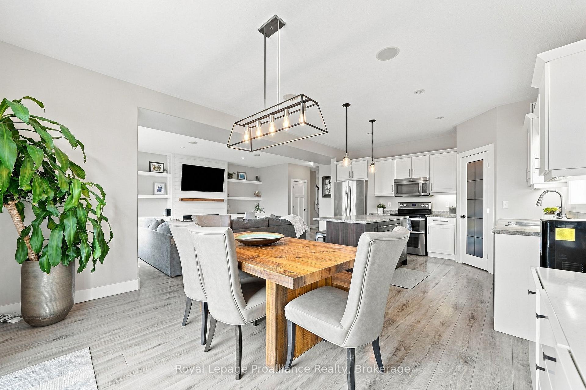 Photo 21 of 18 Granite Drive, Belleville, Belleville Ward — HOMEH